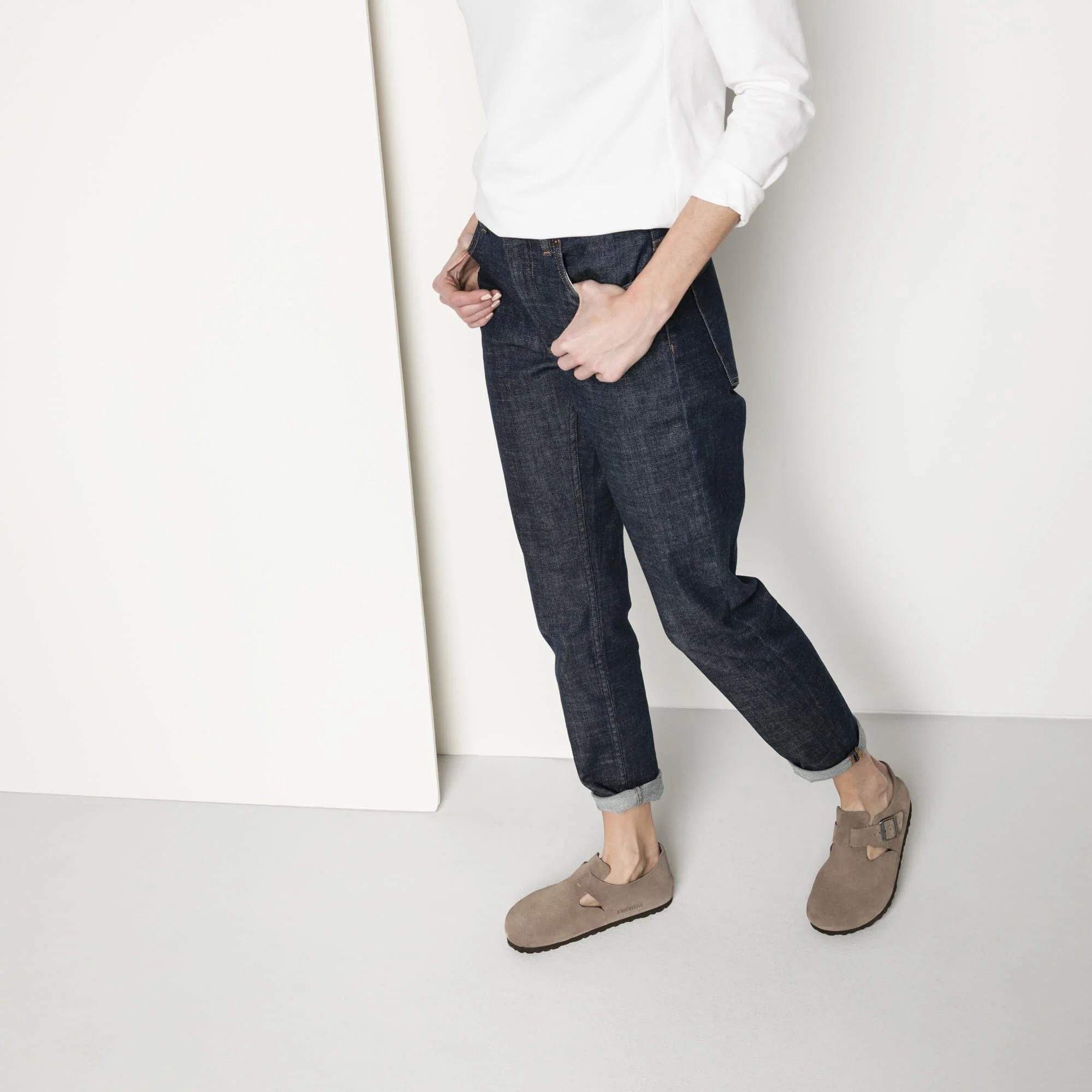 London Suede Leather - Image 4