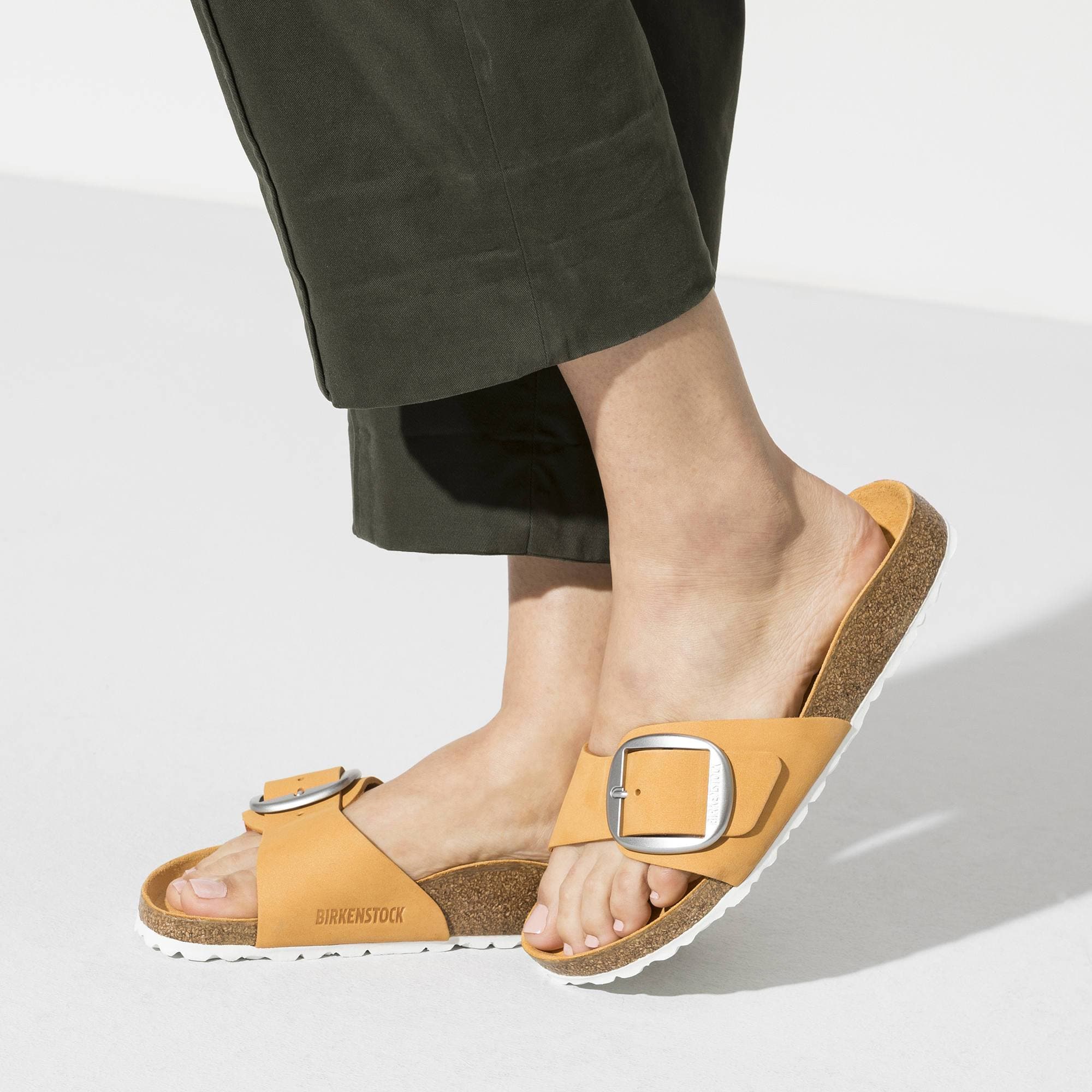 Madrid Big Buckle Nubuck Leather - Image 8