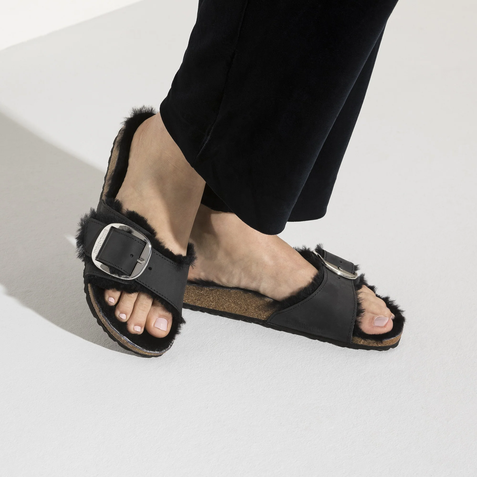Madrid Big Buckle Shearling Natural Leather Oiled Black - Image 6