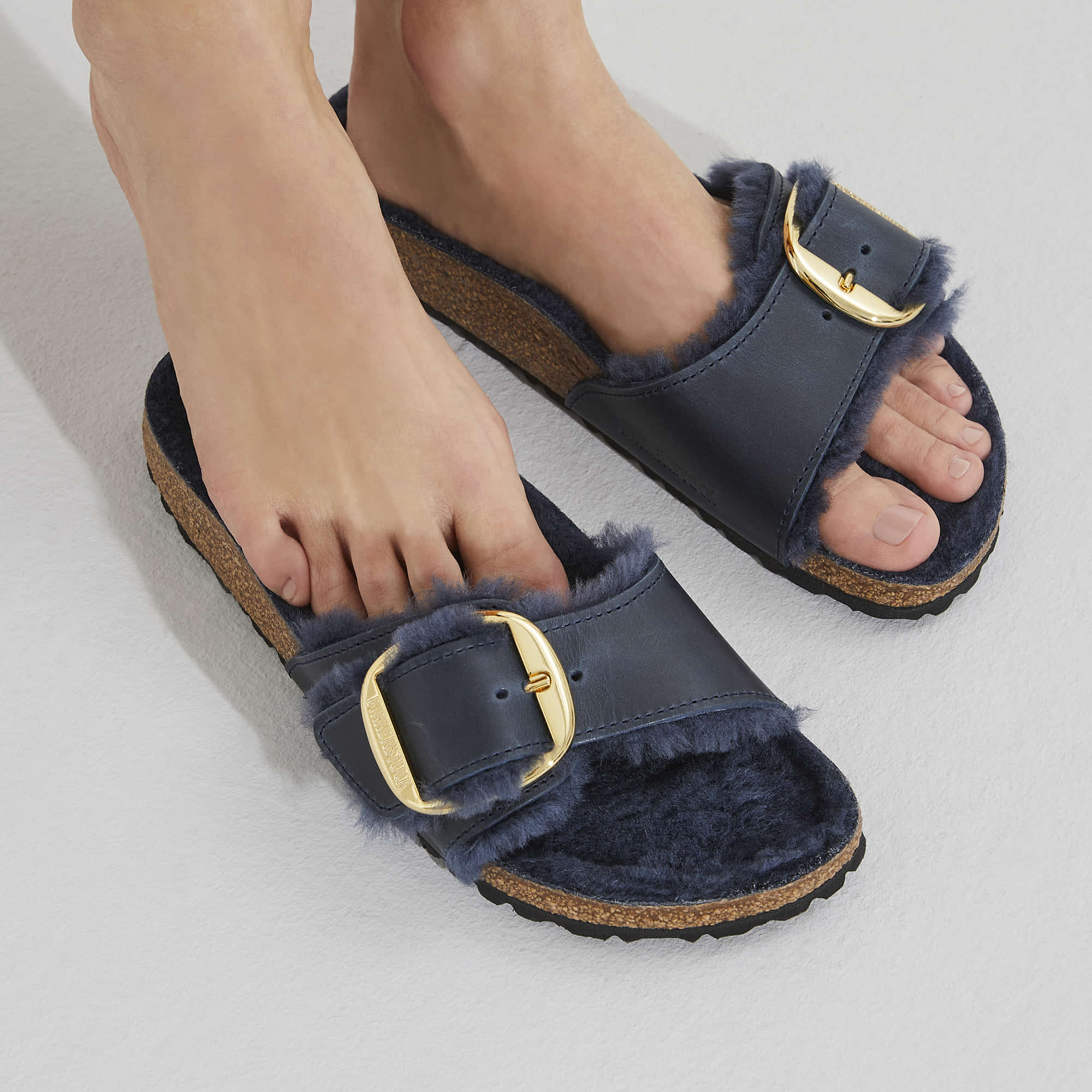 Madrid Big Buckle Oiled Leather - Image 8