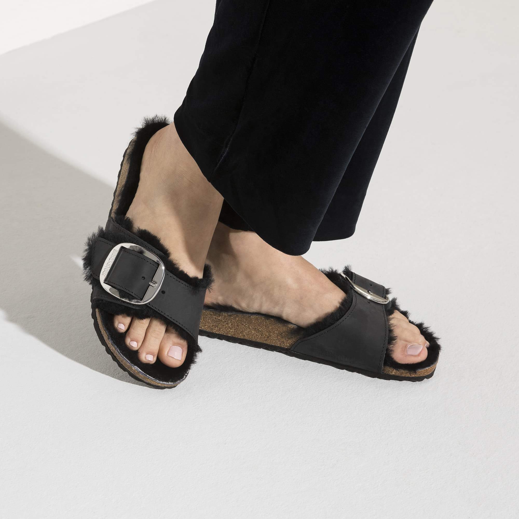 Madrid Big Buckle Shearling Oiled Leather - Image 8
